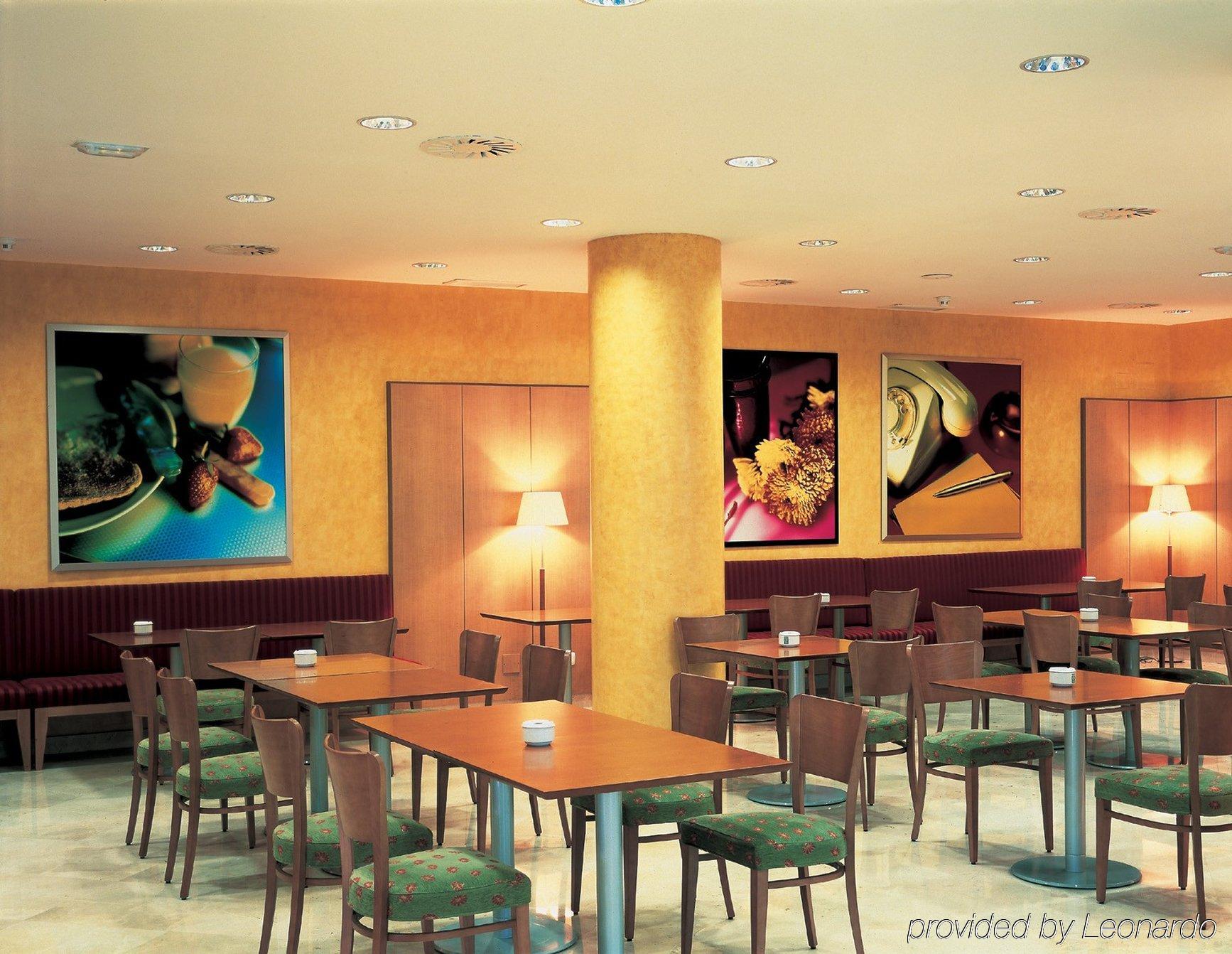 Hotel City Express Santander Parayas Restaurant bilde
